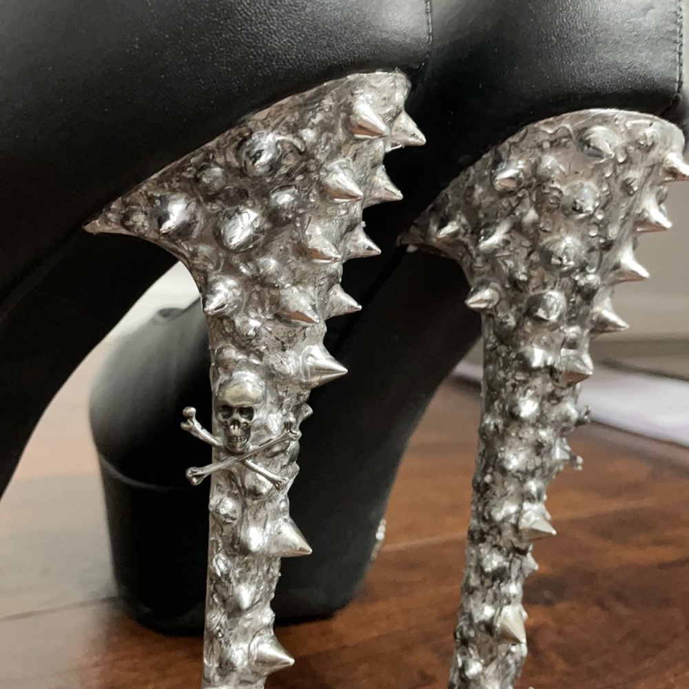 Spiked Studded Skull Zipper Chain High Heels - Picture 3 of 11